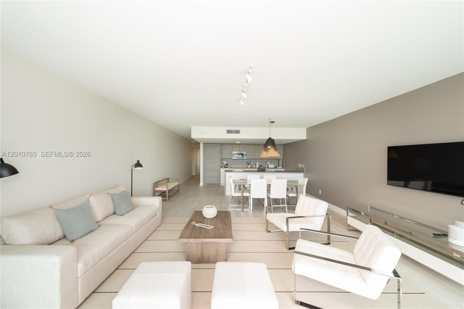 400 Sunny Isles Blvd #1518 Sunny Isles Beach, FL 33160