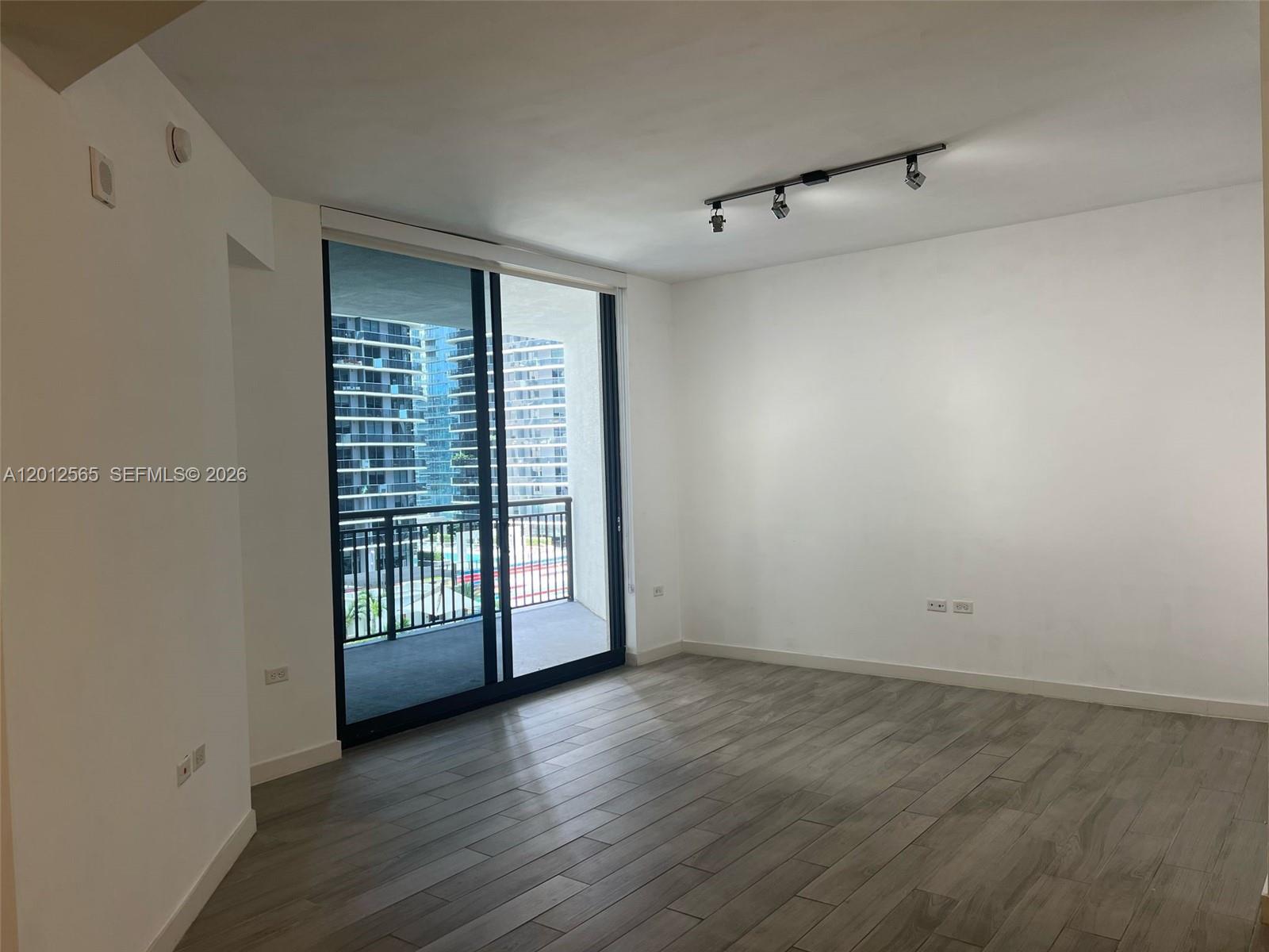 image Nine at Mary Brickell Village1