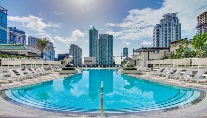 image Nine at Mary Brickell Village20