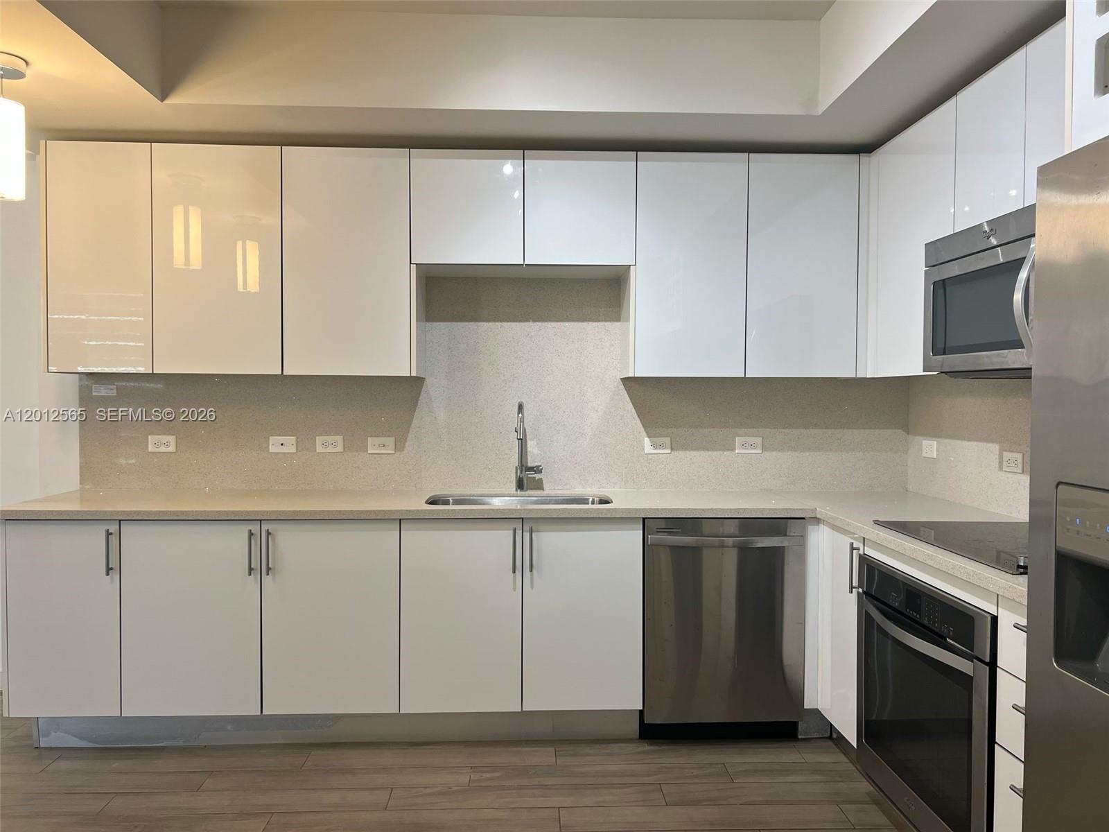 image Nine at Mary Brickell Village8