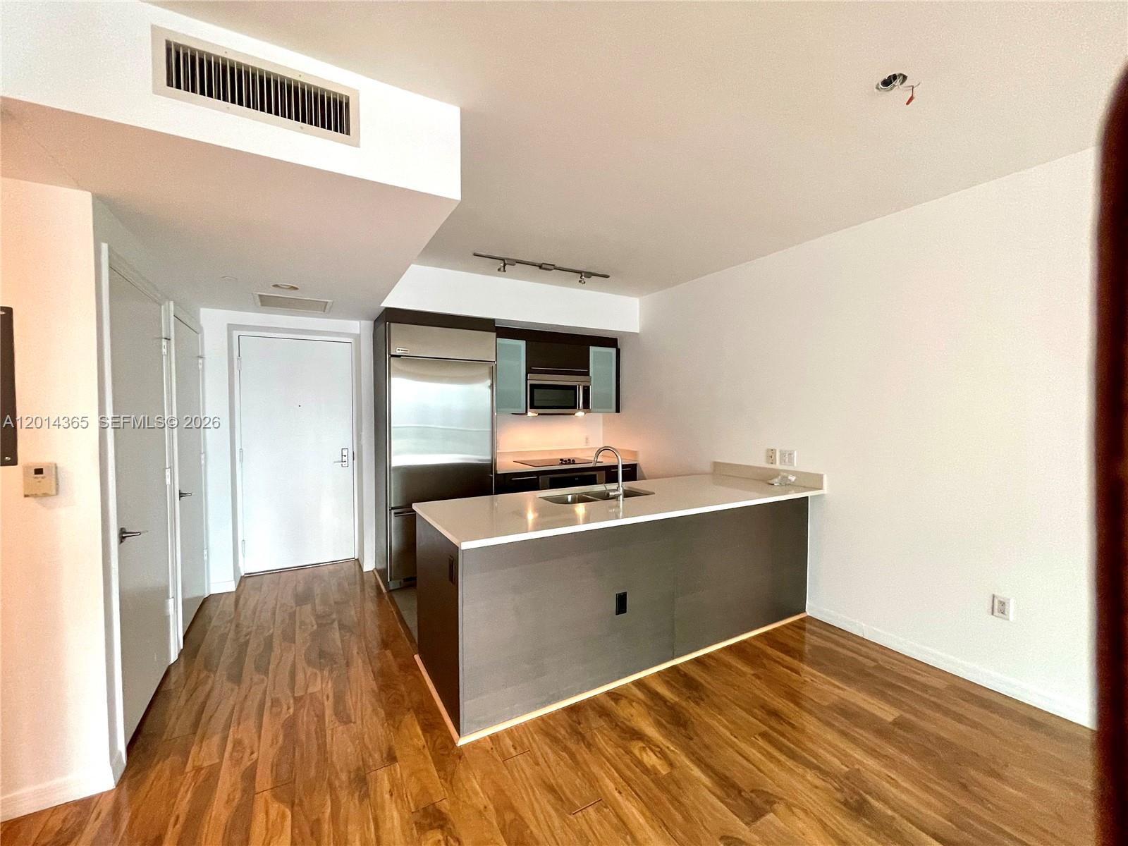image 500 Brickell West9