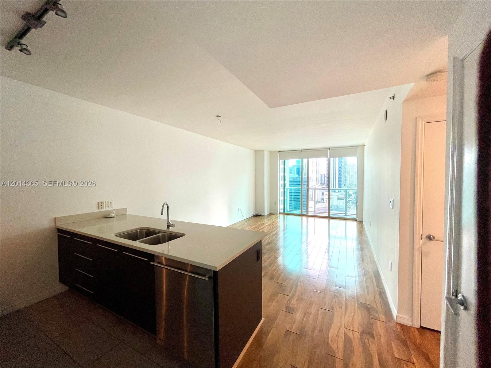 image 500 Brickell West10