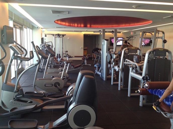 image 500 Brickell West1