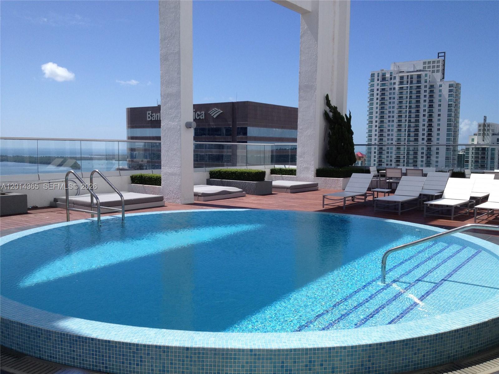 image 500 Brickell West5