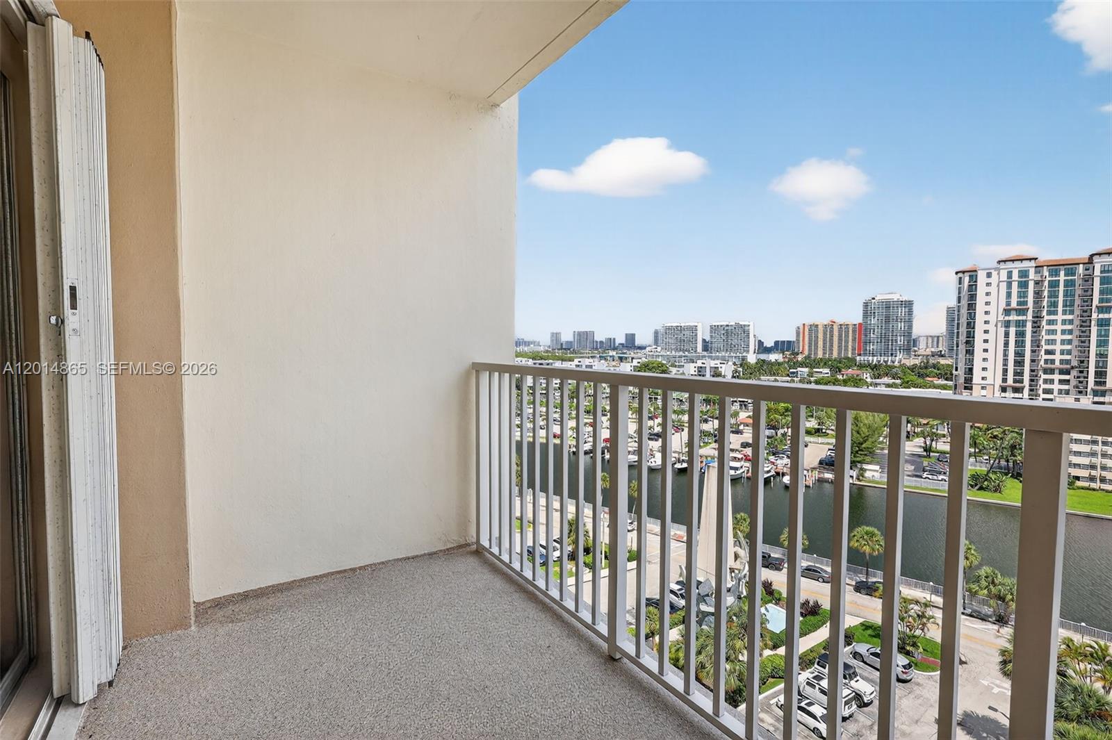 image Arlen House Condo16