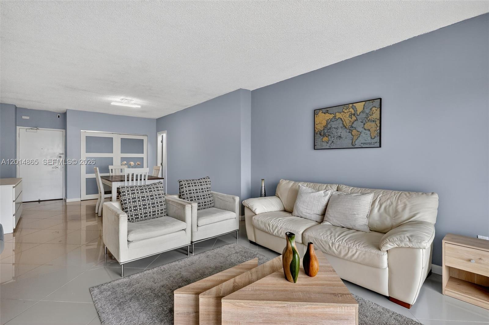 image Arlen House Condo3