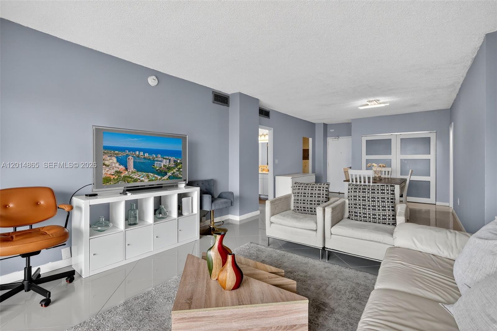 image Arlen House Condo4