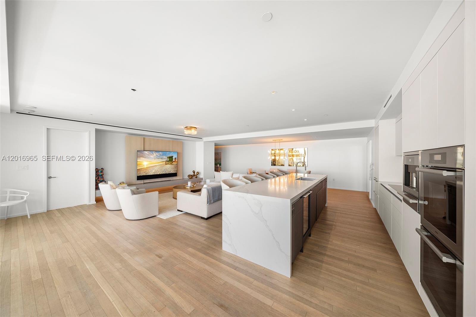 2901 Collins Ave #901 Miami Beach, FL 33140