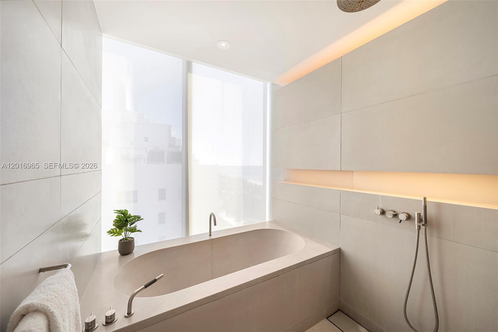 2901 Collins Ave #901 Miami Beach, FL 33140