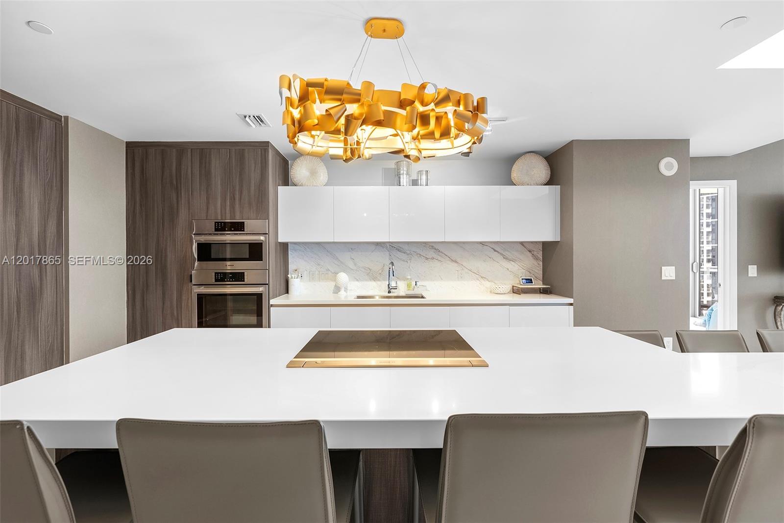 851 NE 1st Ave #3711 Miami, FL 33132