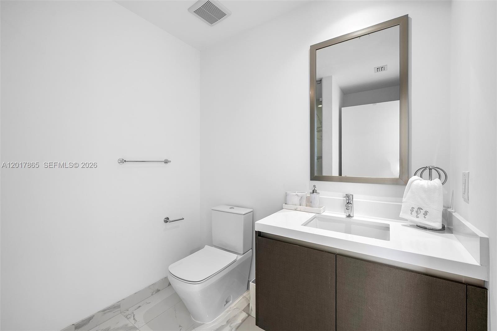 851 NE 1st Ave #3711 Miami, FL 33132