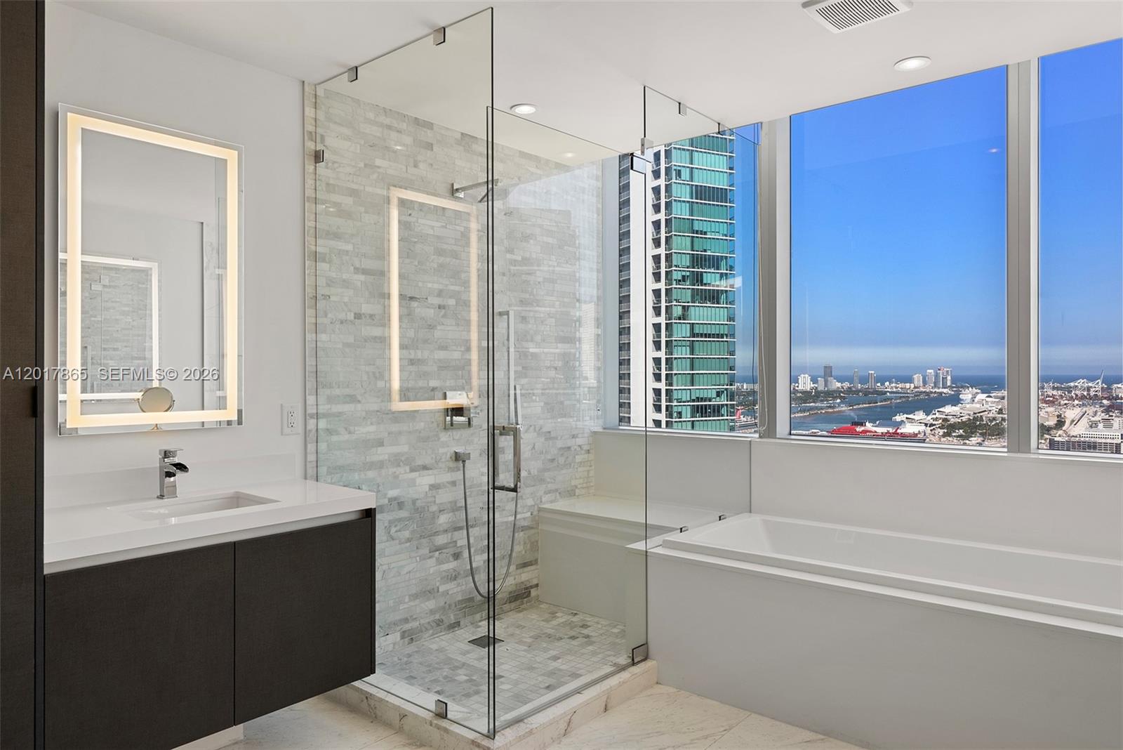 851 NE 1st Ave #3711 Miami, FL 33132