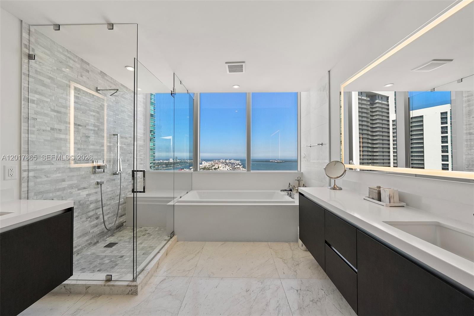851 NE 1st Ave #3711 Miami, FL 33132