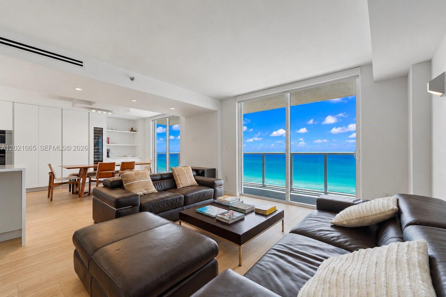 2457 Collins Ave #1703