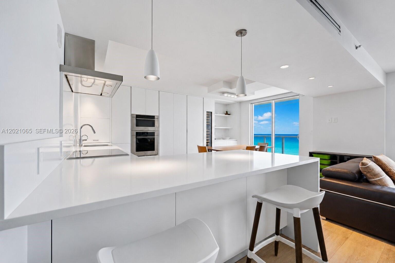 2457 Collins Ave #1703 Miami Beach, FL 33140