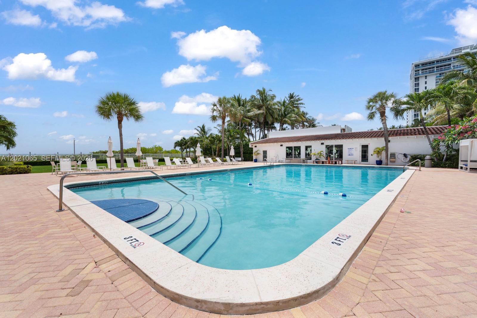 2457 Collins Ave #1703 Miami Beach, FL 33140