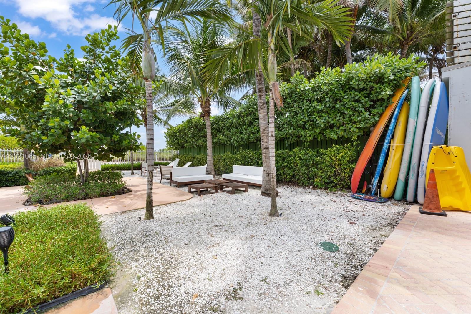 2457 Collins Ave #1703 Miami Beach, FL 33140