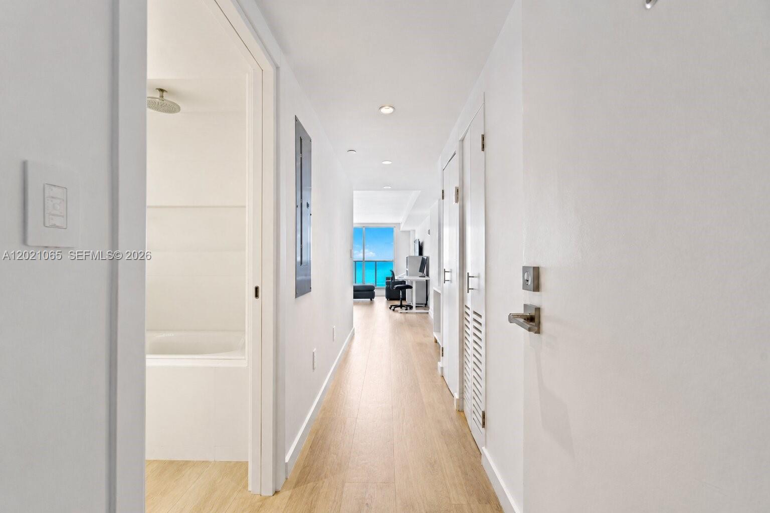 2457 Collins Ave #1703 Miami Beach, FL 33140