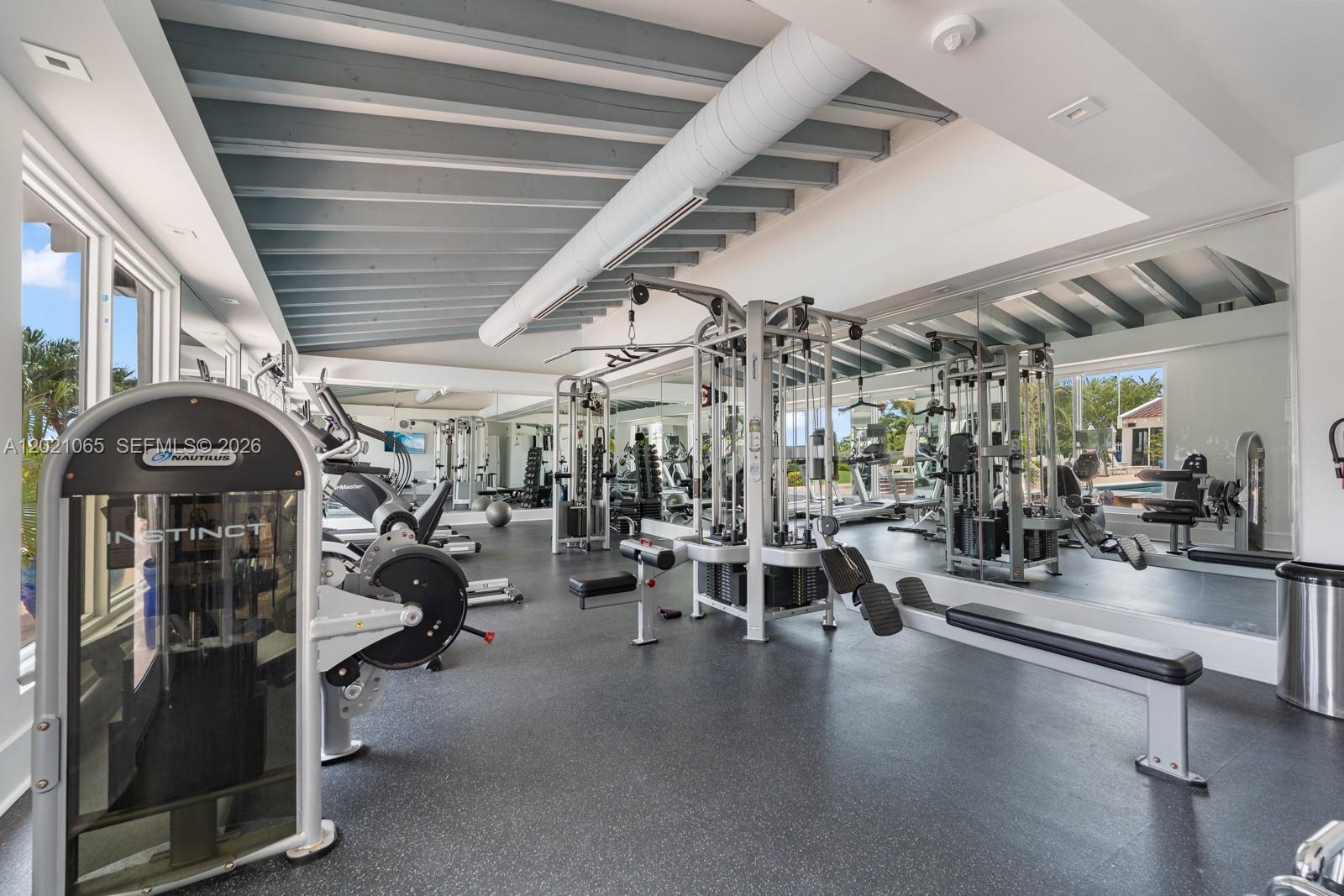 2457 Collins Ave #1703 Miami Beach, FL 33140