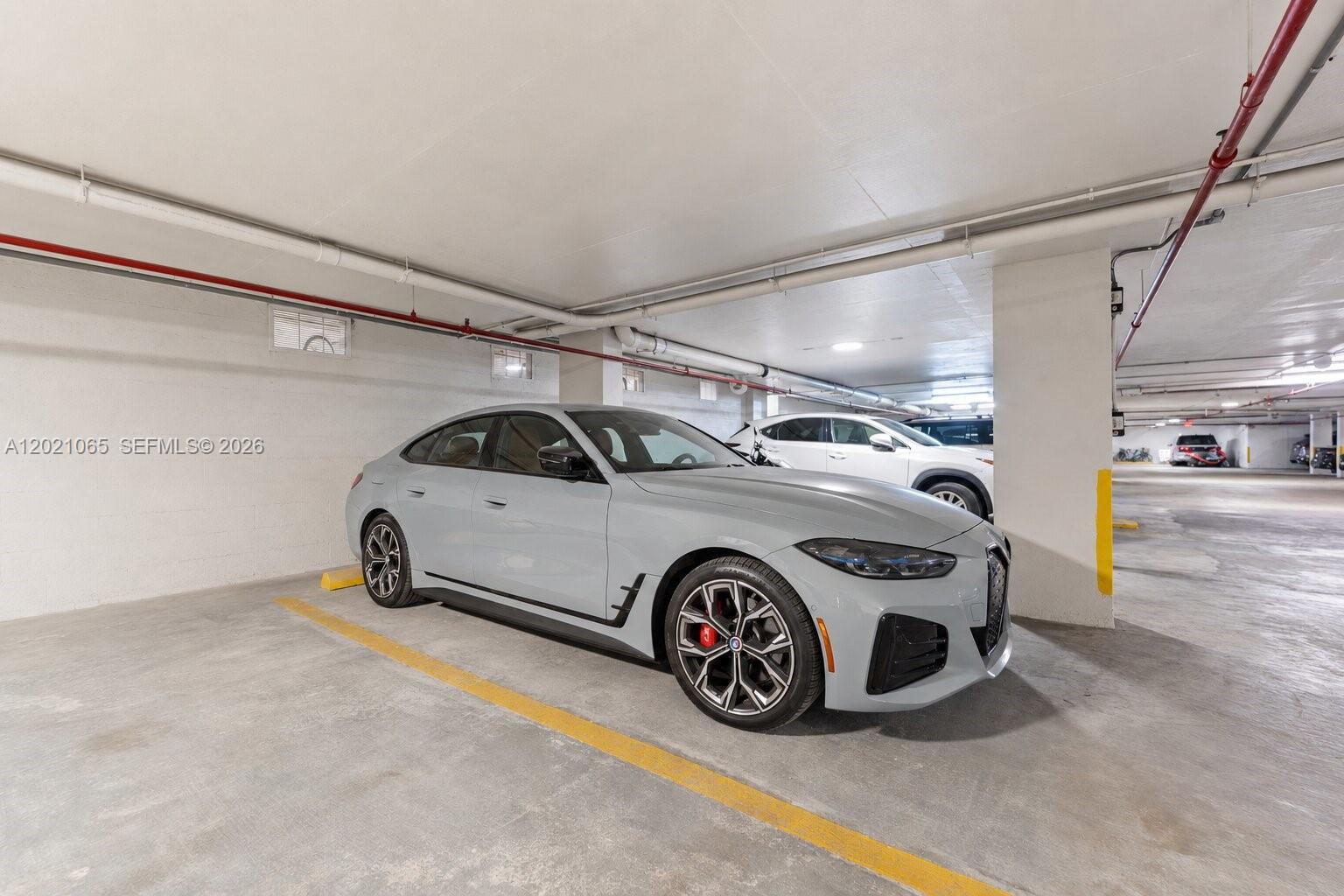 2457 Collins Ave #1703 Miami Beach, FL 33140