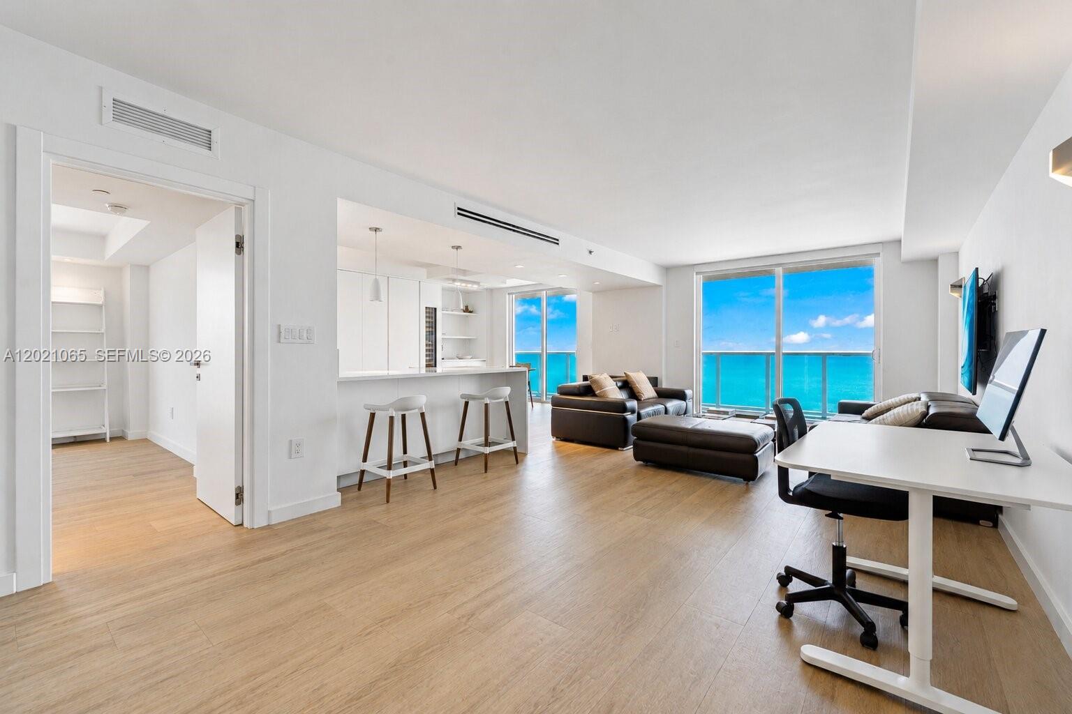 2457 Collins Ave #1703 Miami Beach, FL 33140