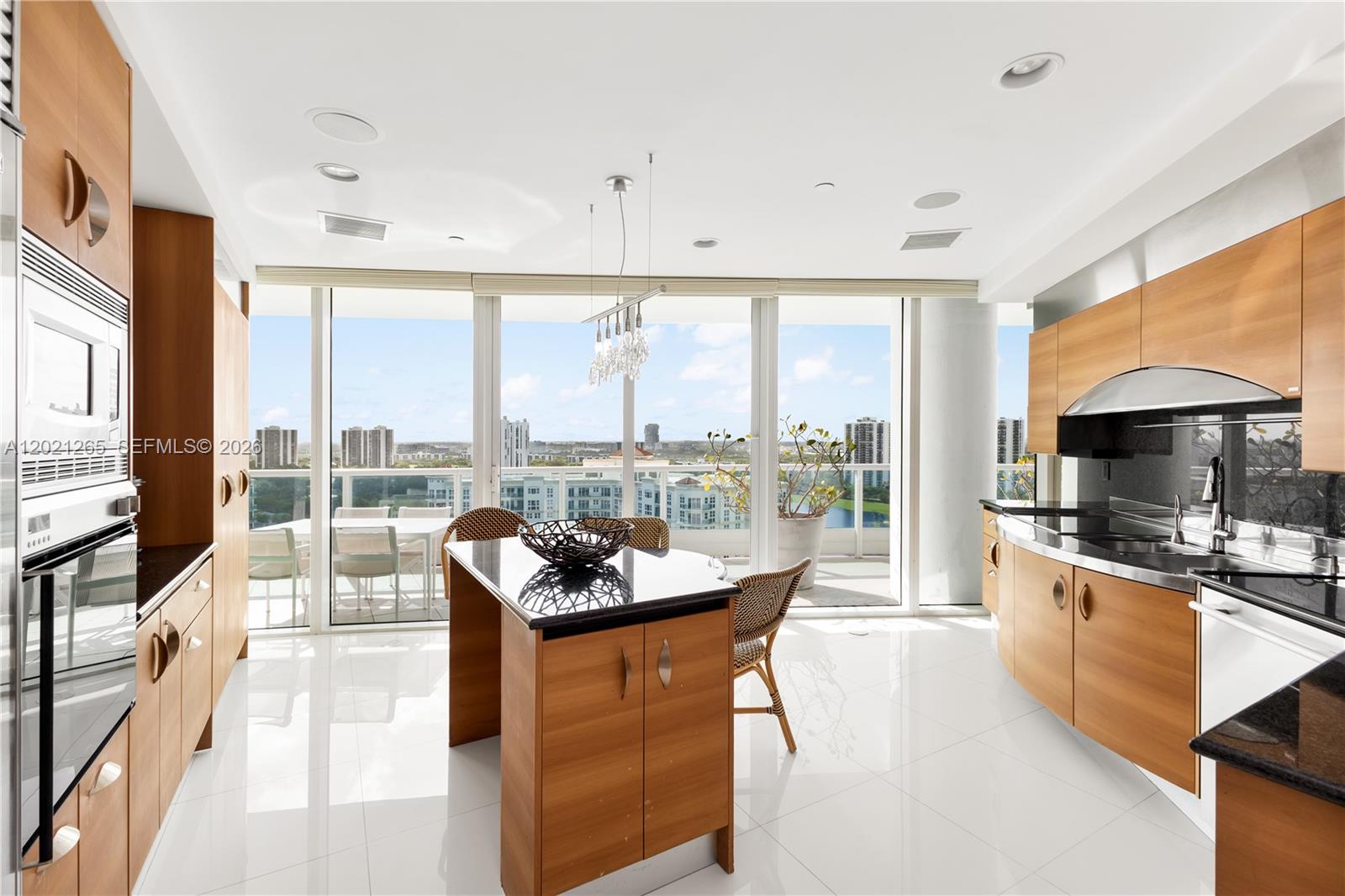 19955 NE 38th #2106 Aventura, FL 33180