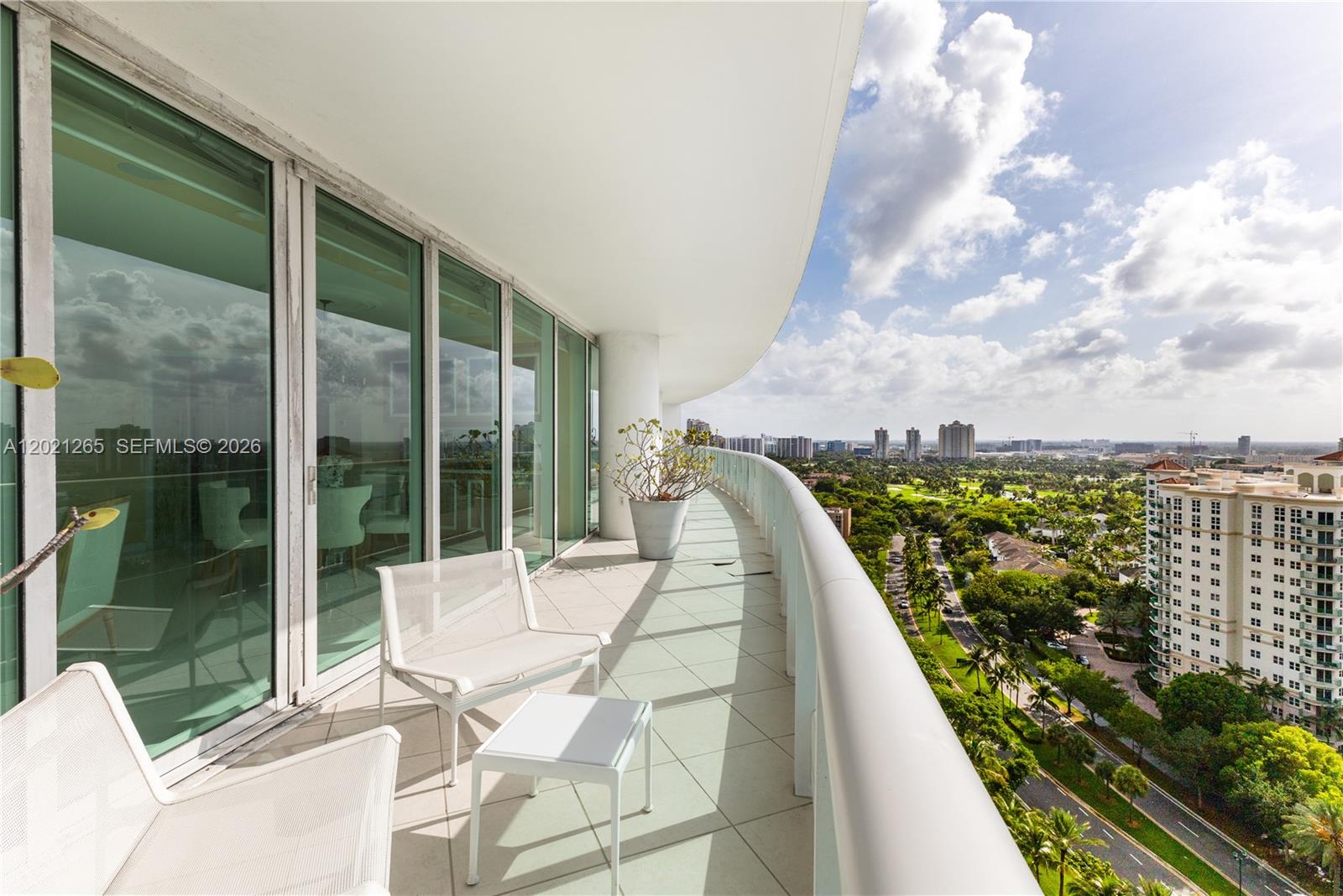 19955 NE 38th #2106 Aventura, FL 33180
