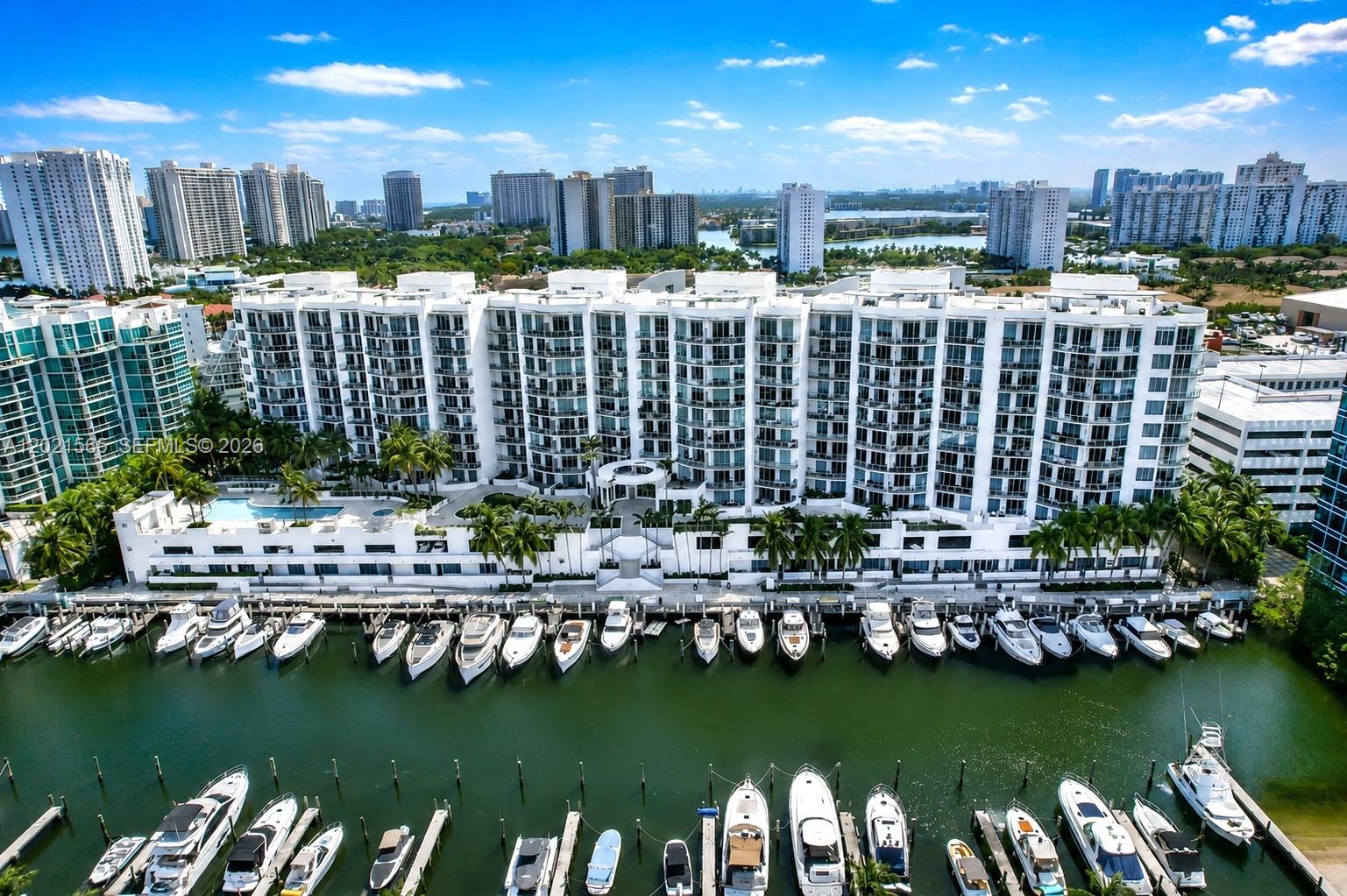 image Uptown Marina Lofts0