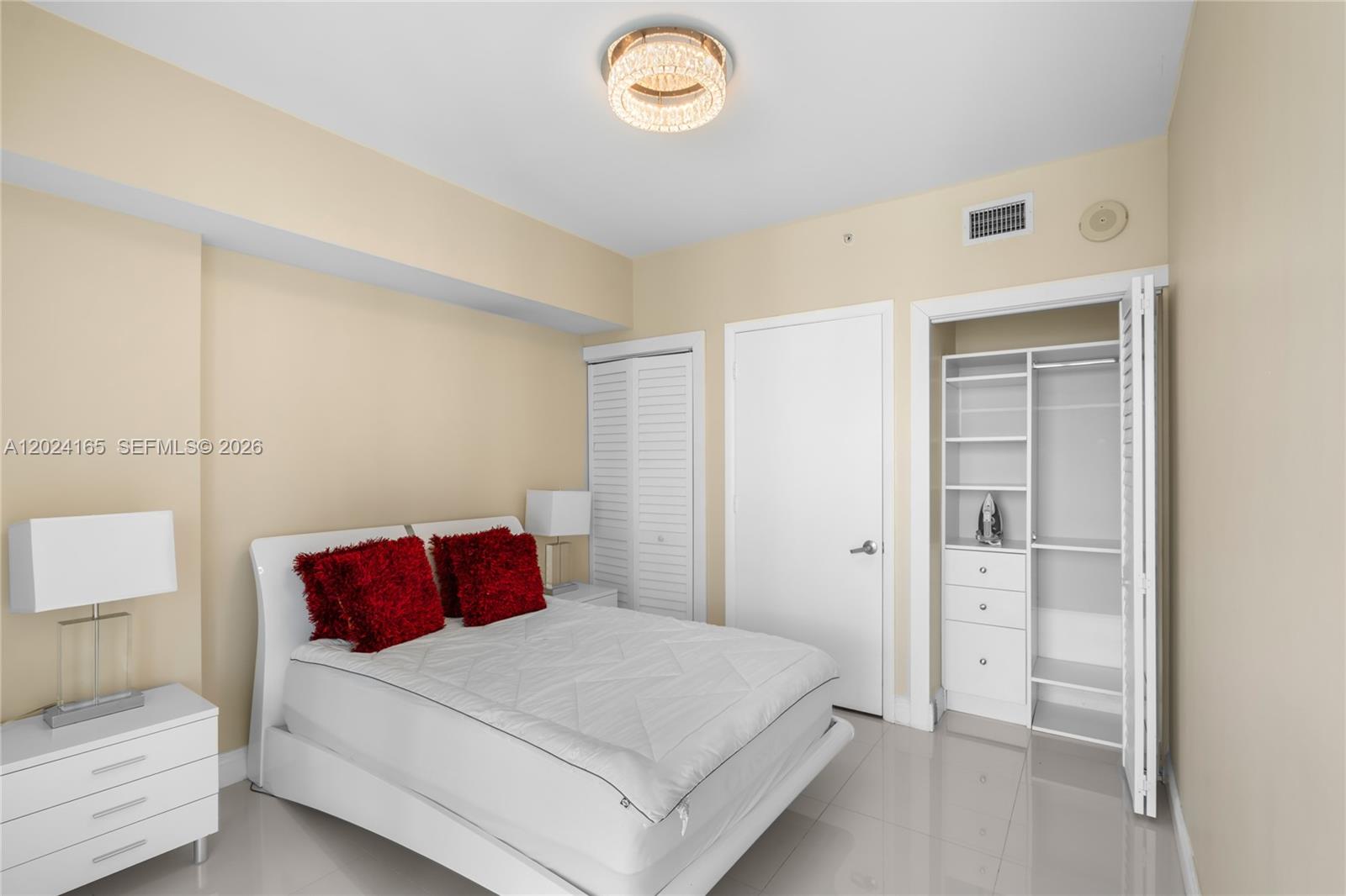350 S Miami Ave #2515 Miami, FL 33130