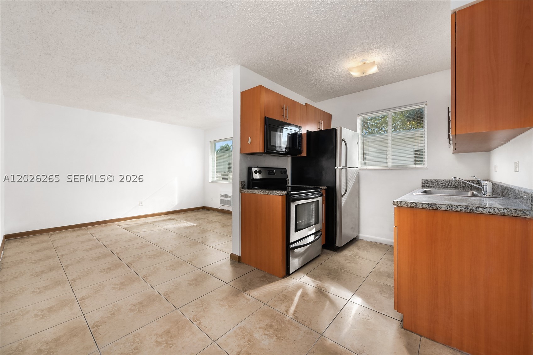 932 Moffett St #6
