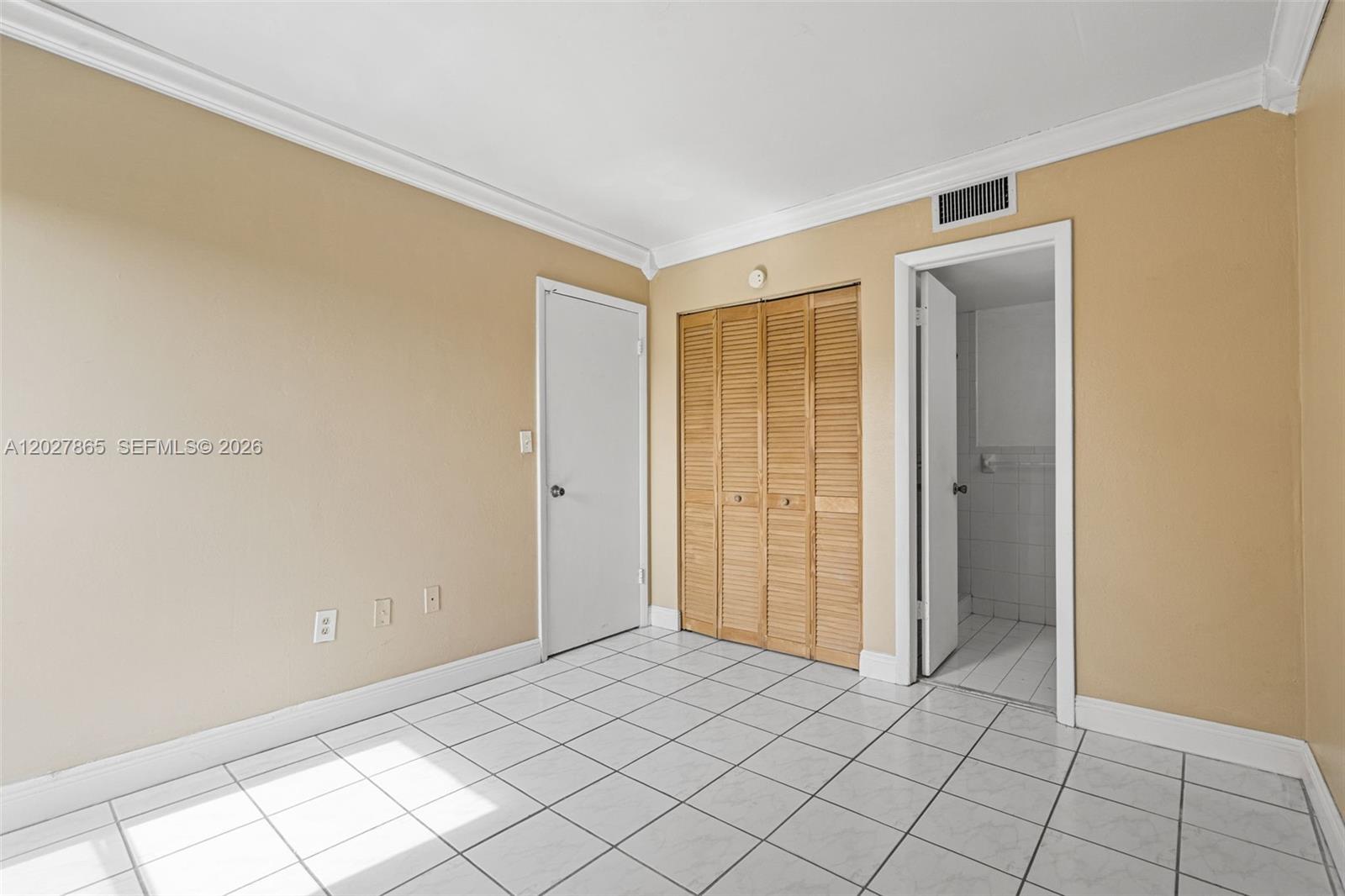 4713 NW 7th St #404-1 Miami, FL 33126