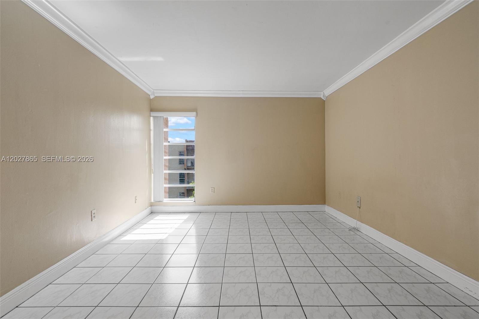 4713 NW 7th St #404-1 Miami, FL 33126