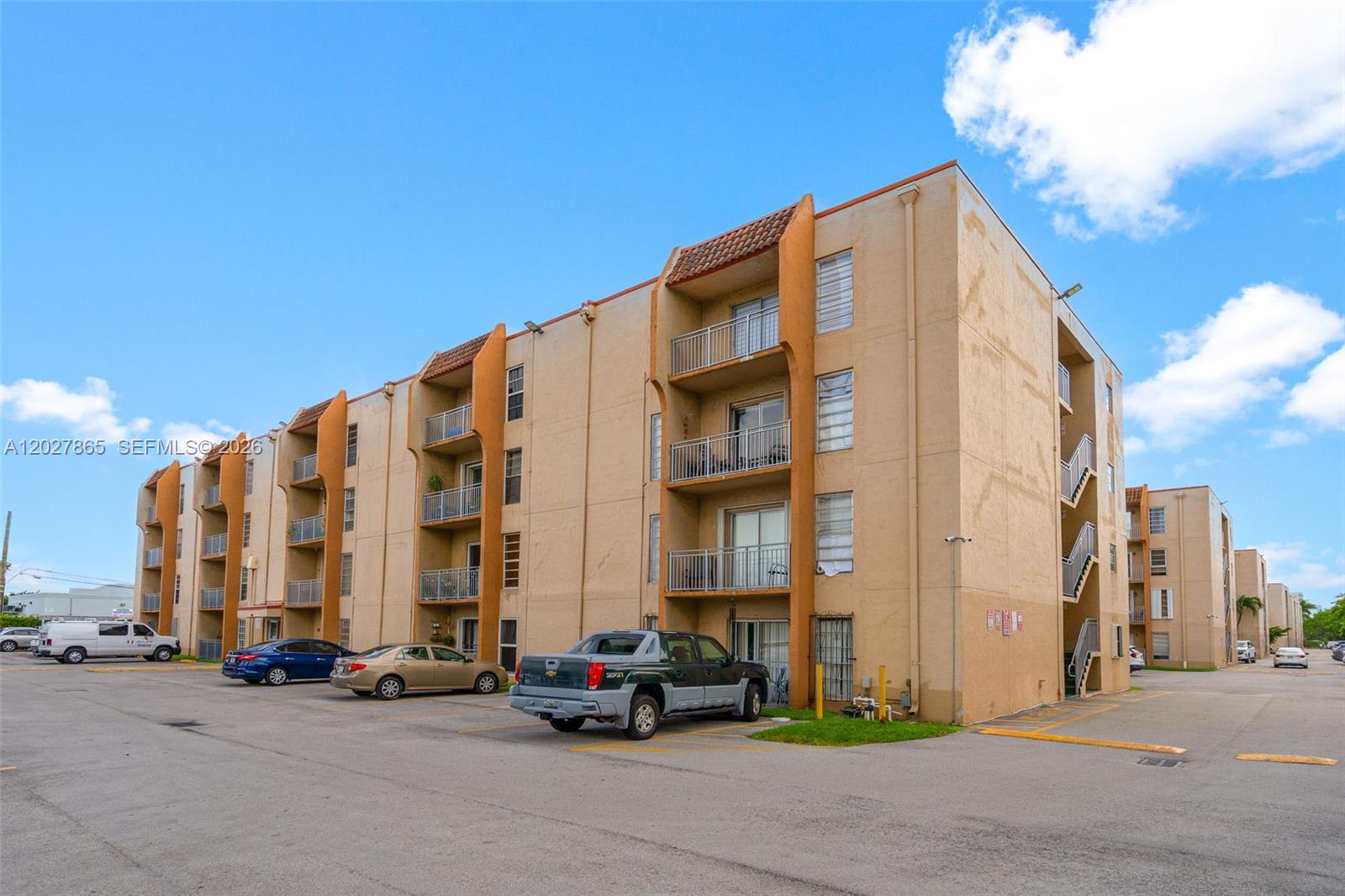 4713 NW 7th St #404-1 Miami, FL 33126