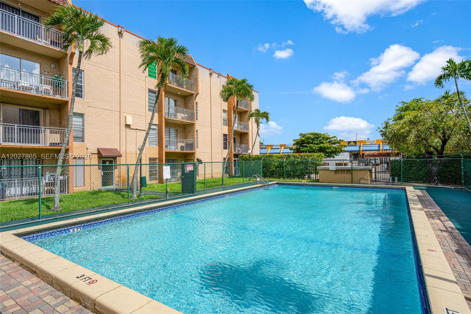 4713 NW 7th St #404-1 Miami, FL 33126