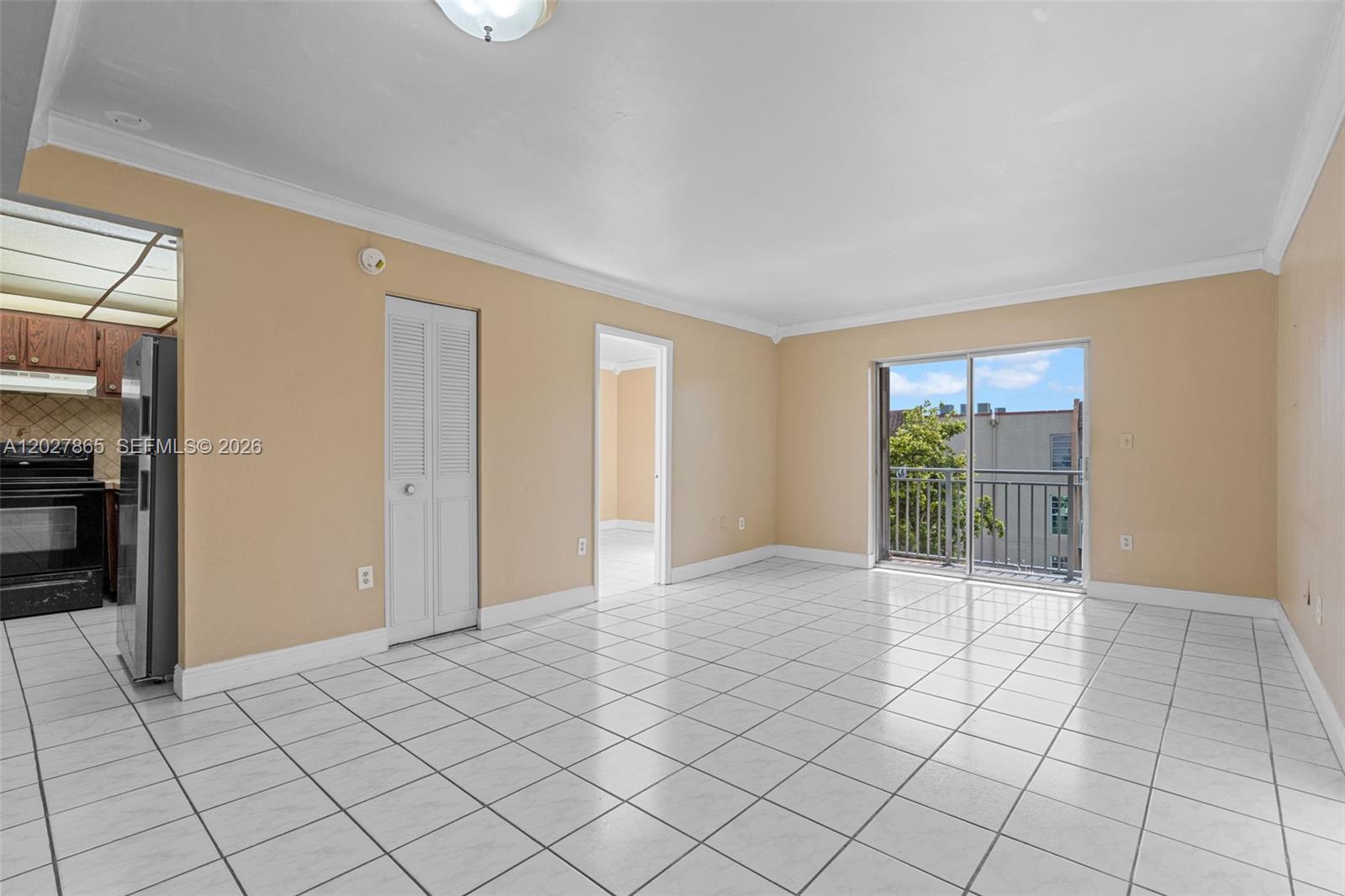 4713 NW 7th St #404-1 Miami, FL 33126