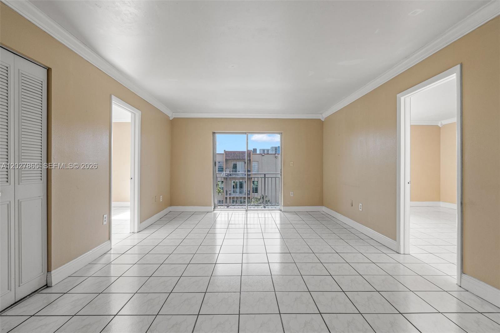 4713 NW 7th St #404-1 Miami, FL 33126