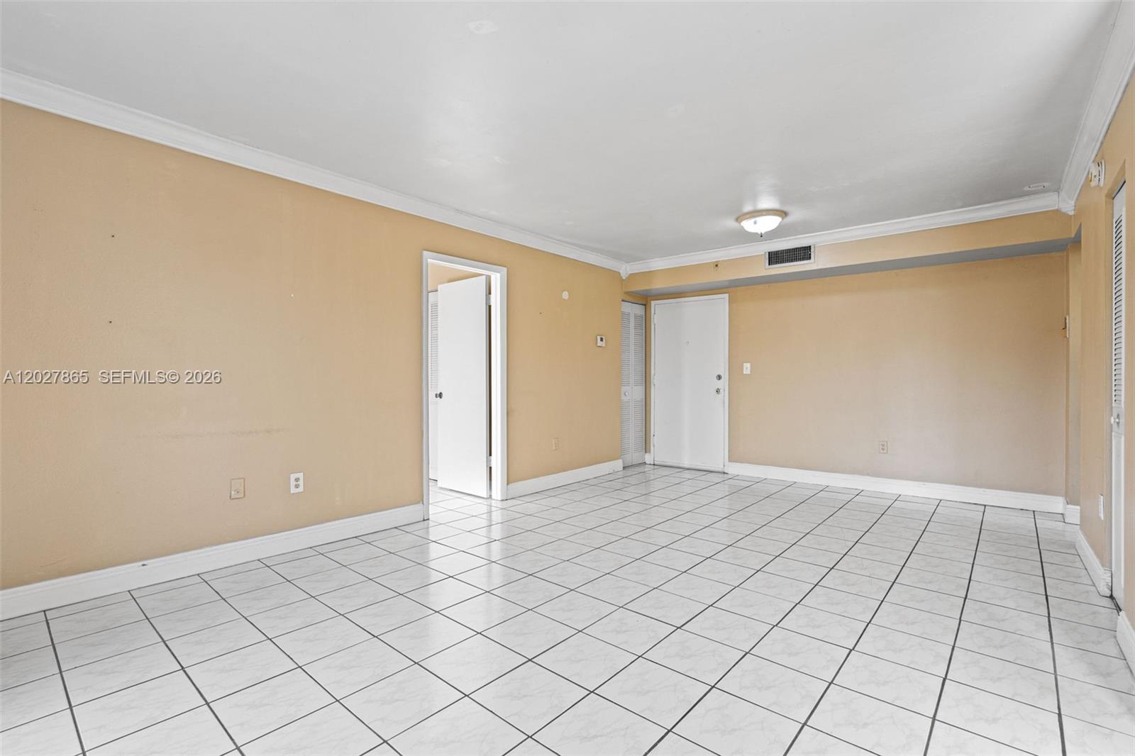 4713 NW 7th St #404-1 Miami, FL 33126