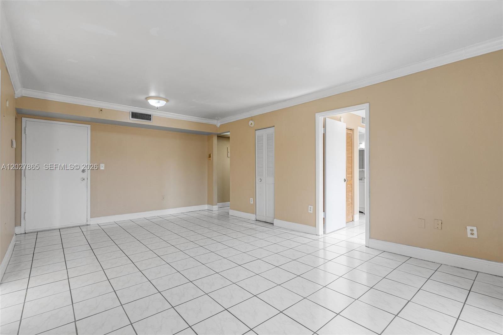 4713 NW 7th St #404-1 Miami, FL 33126