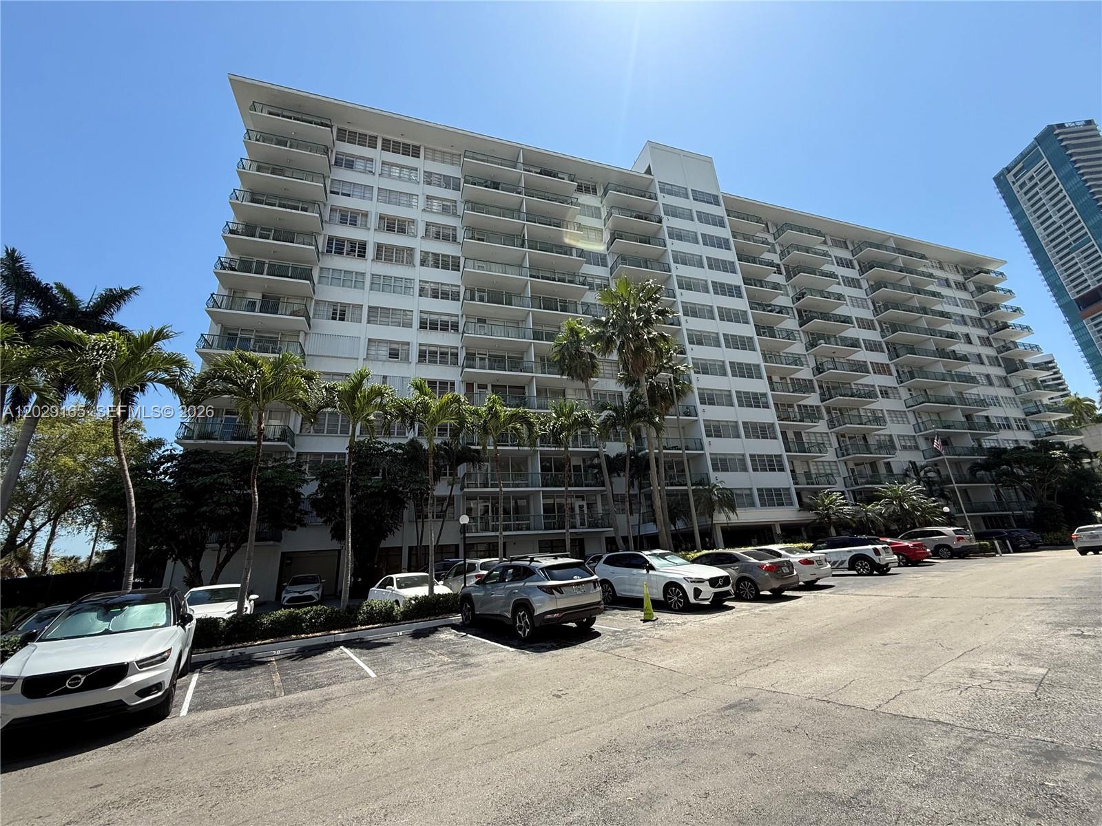 1408 Brickell Bay Dr #213
