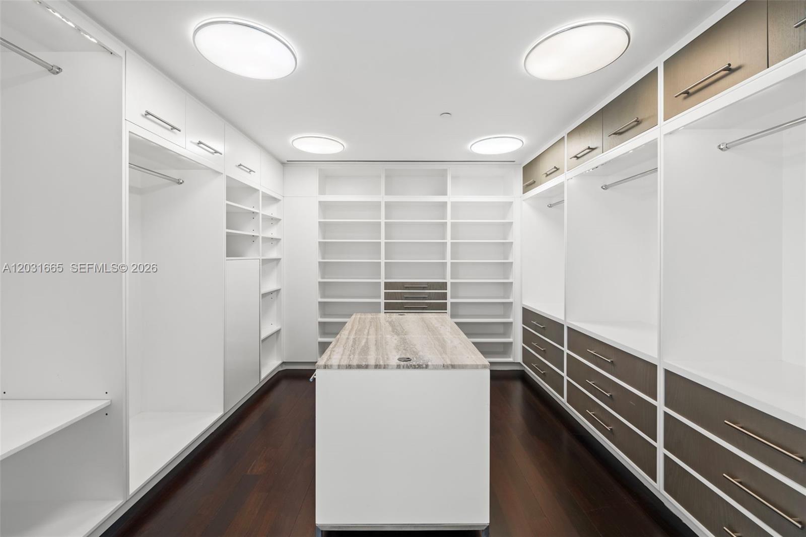 1643 Brickell Ave #4102 Miami, FL 33129