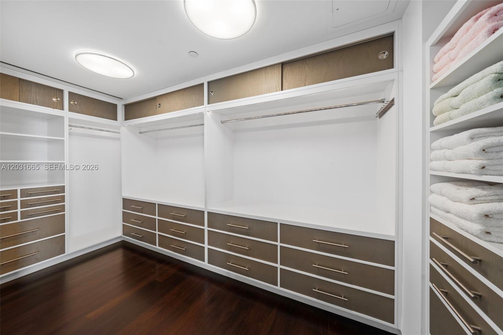 1643 Brickell Ave #4102 Miami, FL 33129