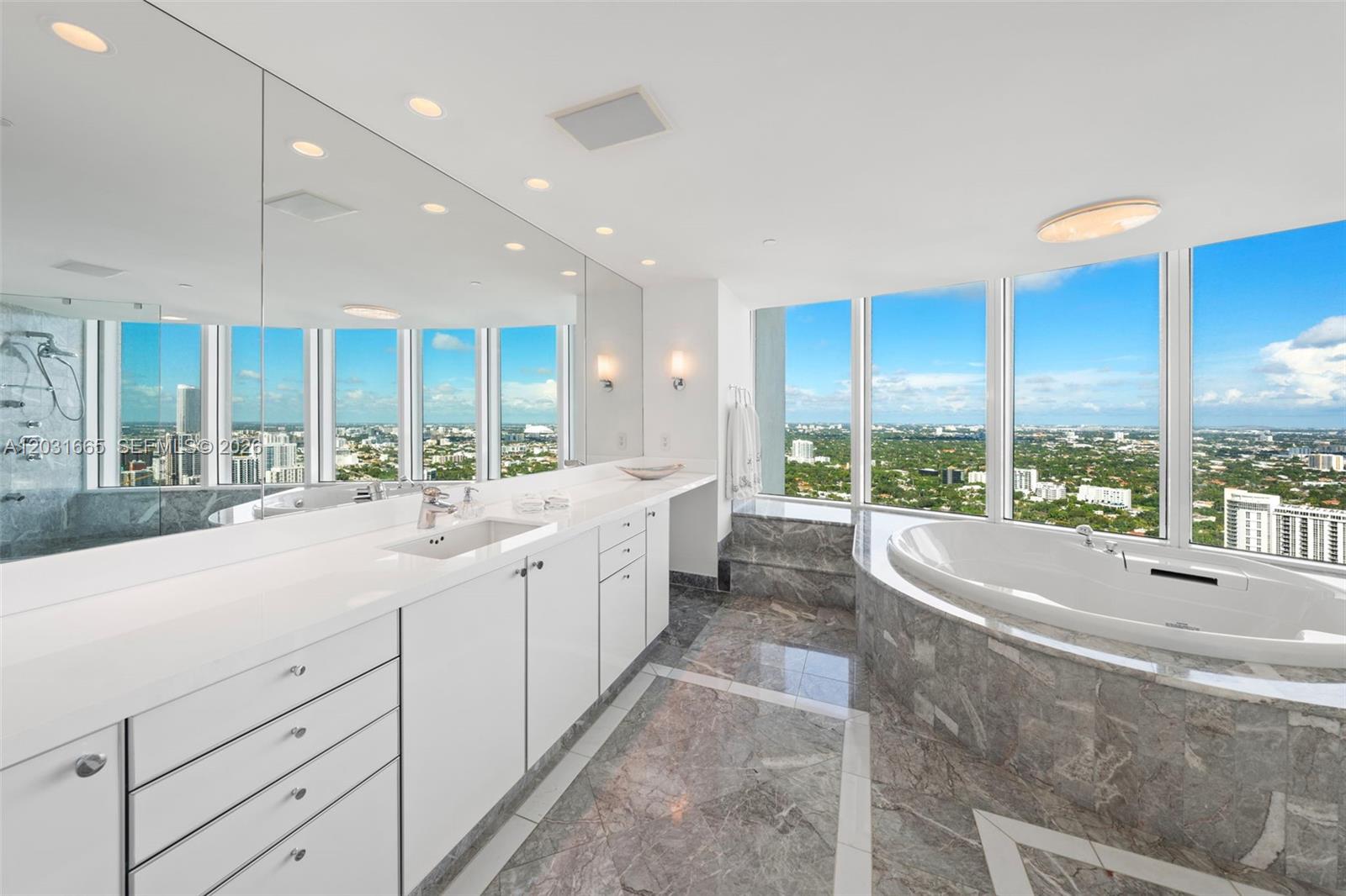 1643 Brickell Ave #4102 Miami, FL 33129