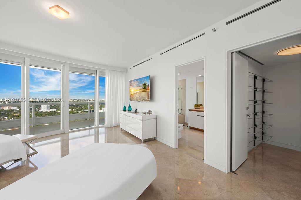 1643 Brickell Ave #4102 Miami, FL 33129
