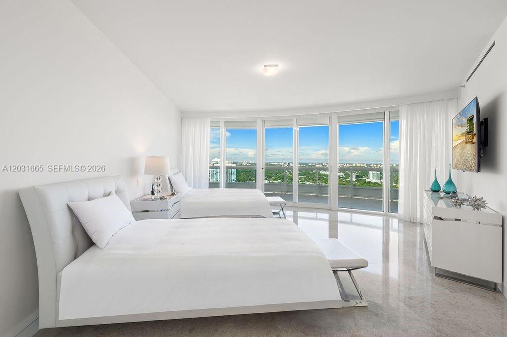 1643 Brickell Ave #4102 Miami, FL 33129
