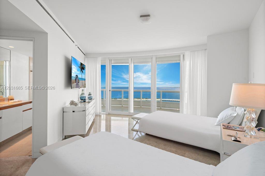 1643 Brickell Ave #4102 Miami, FL 33129