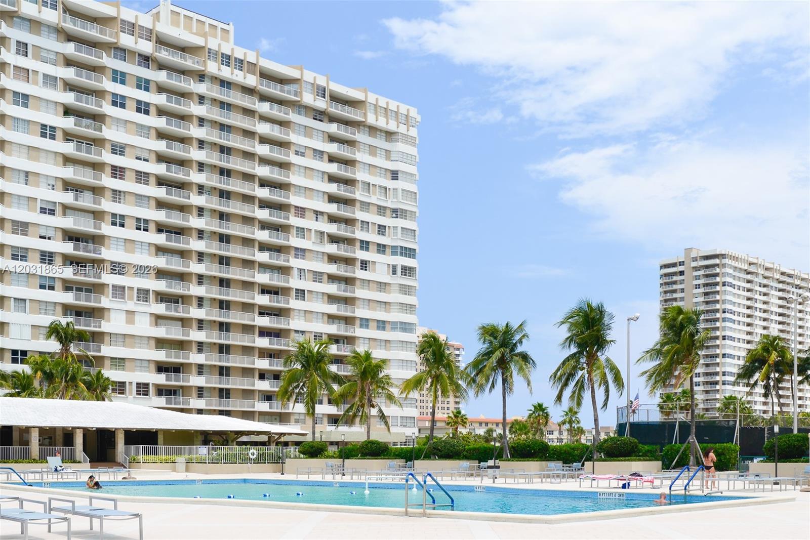 1985 S Ocean Dr #4G Hallandale Beach, FL 33009
