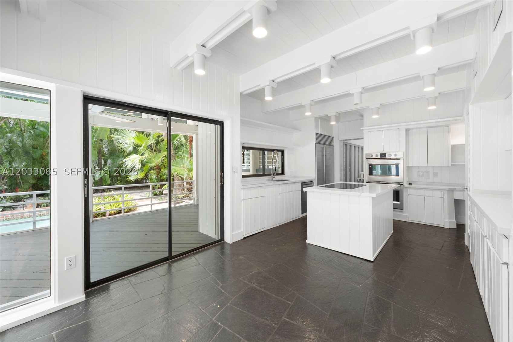 5600 Oakwood Coral Gables, FL 33156