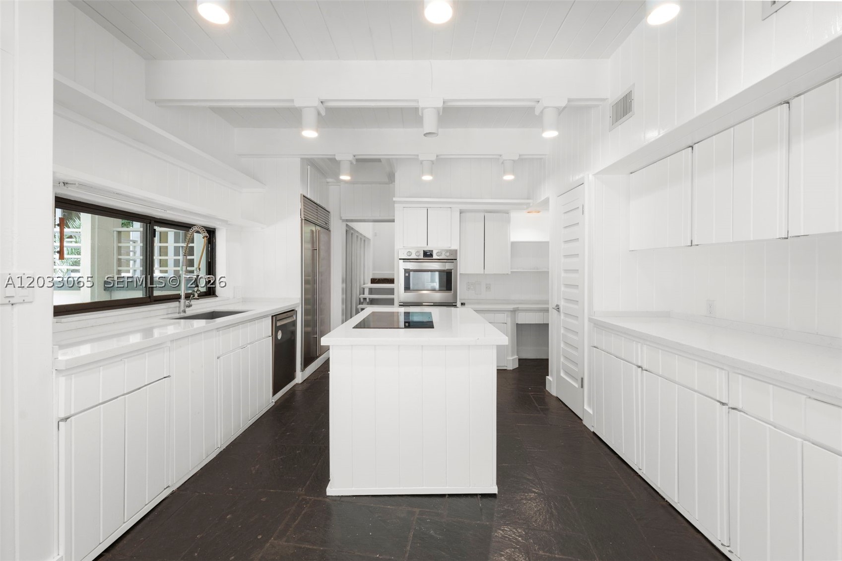 5600 Oakwood Coral Gables, FL 33156