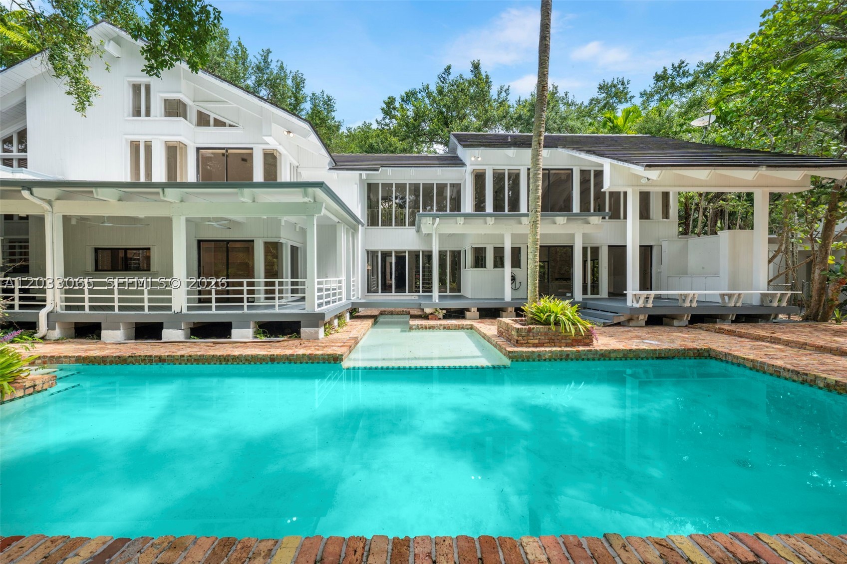 5600 Oakwood Coral Gables, FL 33156