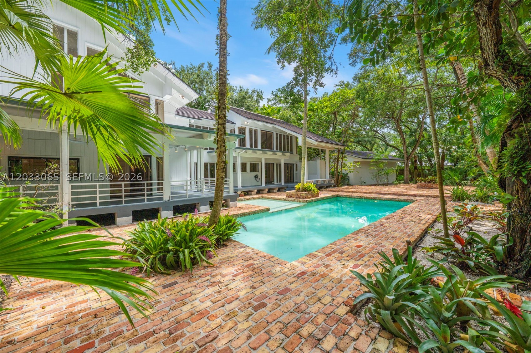 5600 Oakwood Coral Gables, FL 33156